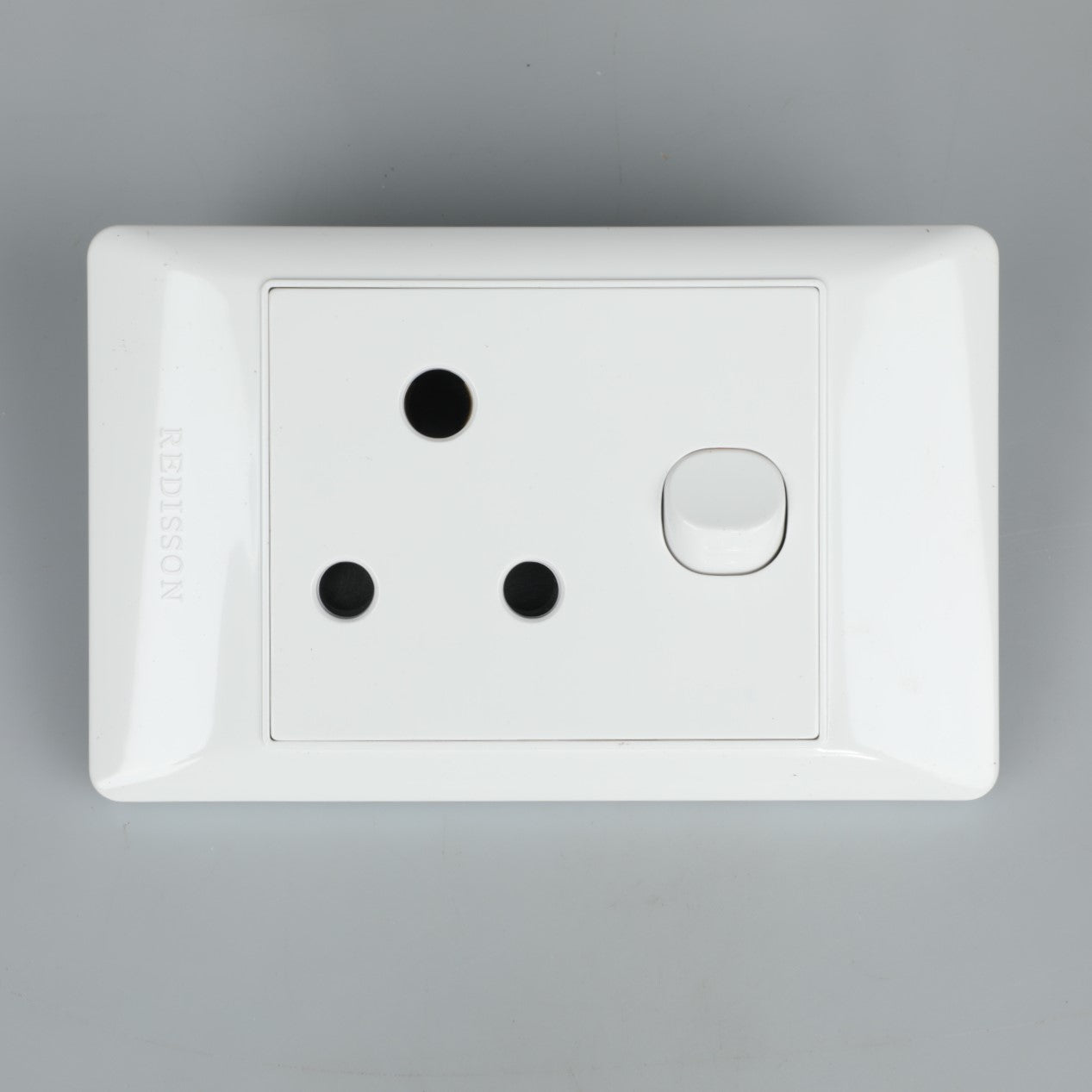 REDISSON White Wall Switched Socket  Effortless Control and Enduring Quality (M-08)