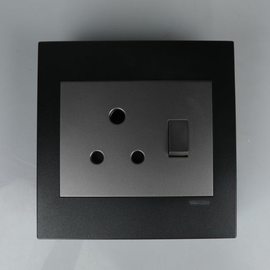 REDISSON  1x16A Silver Grey Wall Switched Socket  Effortless Control and Enduring Quality 4x4 S001-C-SG